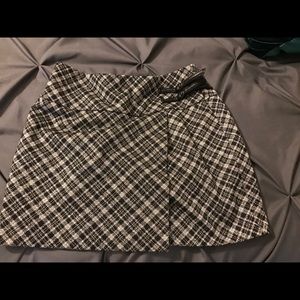 Black and silver plaid skirt.